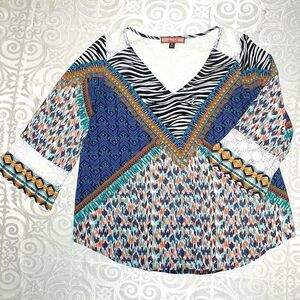 olive hill mixed print V-neck bracelet sleeve lace detail top size Medium